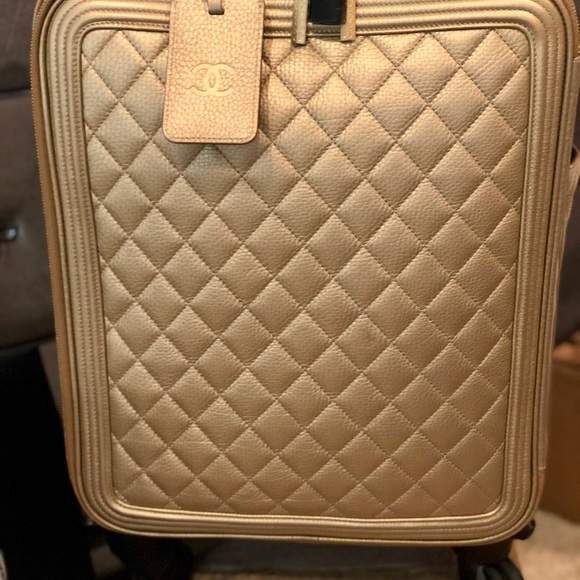 Authentic 18c Chanel Metallic Calfskin Trolley - Picture 3 of 8